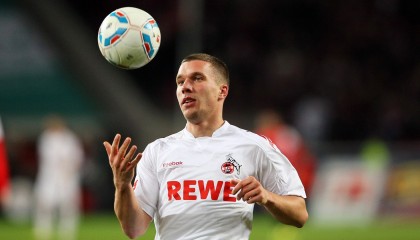 开云官方平台-“西甲豪门鏖战，争夺最后欧冠门票激烈展开”，欧冠西甲名额