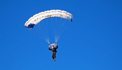 开云体育APP下载-_大自然挑战赛：穿越原始森林的极限探险_，神奇的探险之旅,原始森林